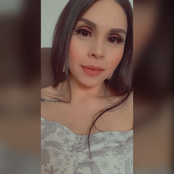 Meet your Posher, Cindy - Picture 3 of 3